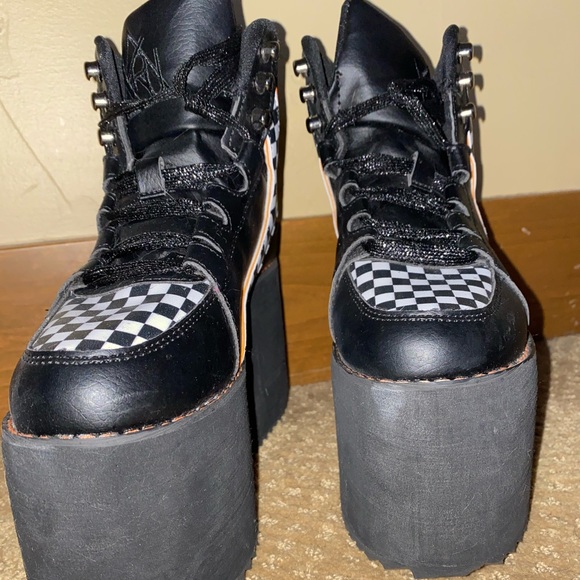 YRU Qozmo Checker Black & White Platform Sneaker - Picture 3 of 7
